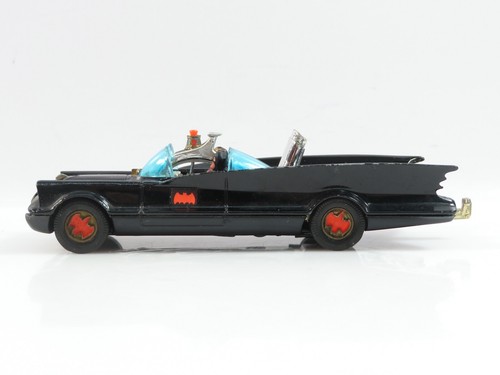Corgi batmobil mit - a-27,