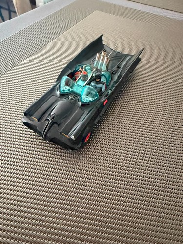 Corgi toys batmobile - toys,