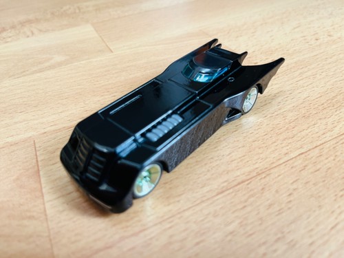 Hot wheels batmobile batman - hot,
