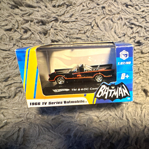 Hot wheels batmobile batman - hot,